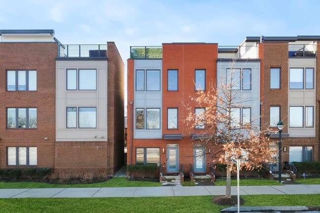 Building Photo - 16560 Crabbs Branch Way