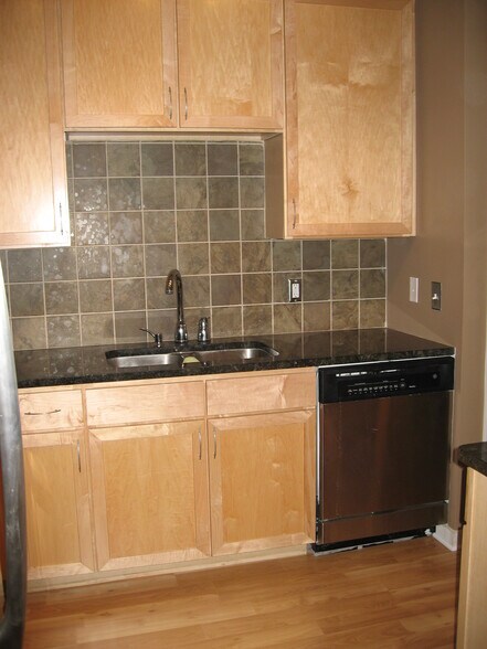 Building Photo - 3000 Vanderbilt Pl