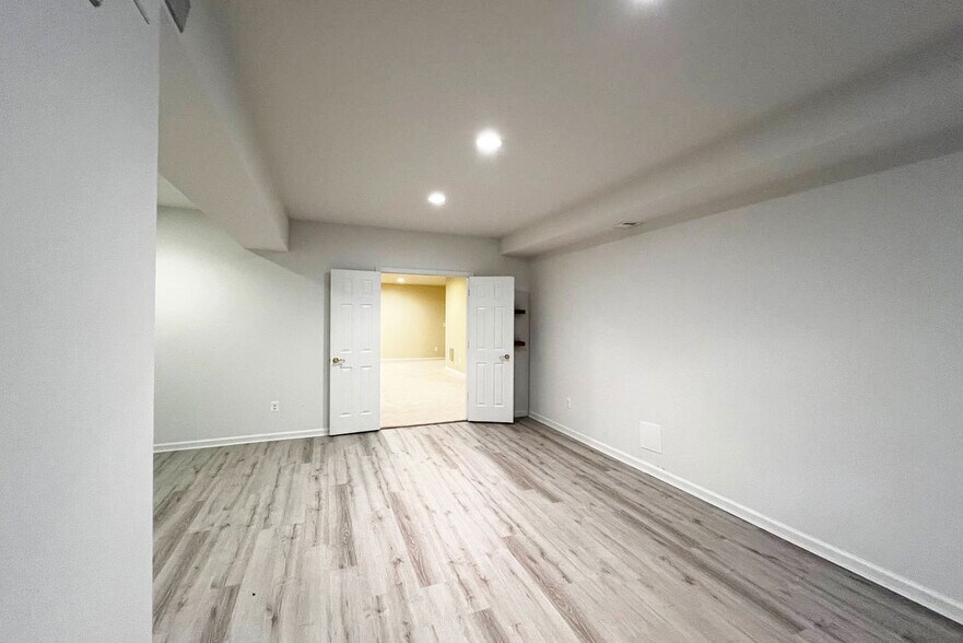 Building Photo - 1804 Woods Edge Dr NE