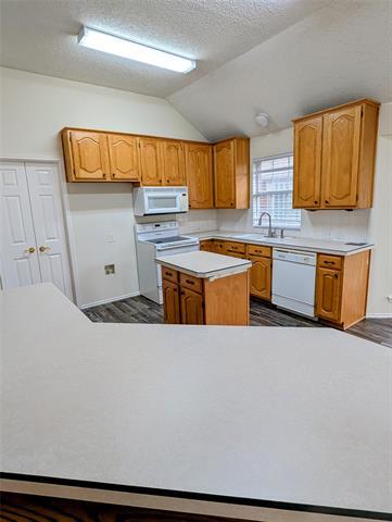 Building Photo - 10610 Nashville Dr