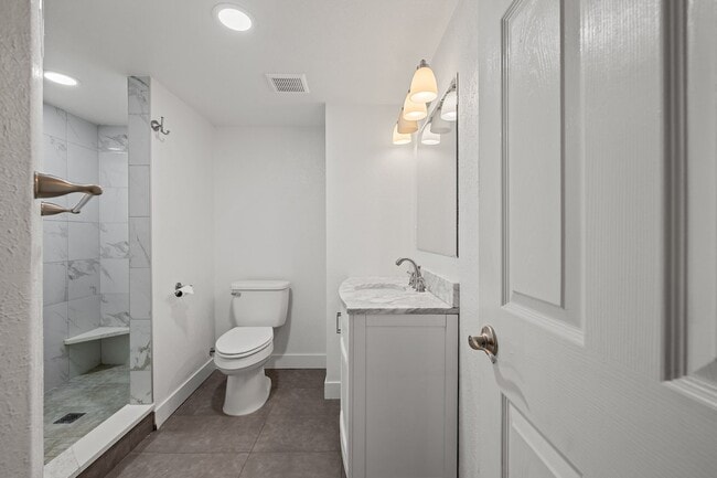 Building Photo - Great Platt Park two bed / two bath for rent
