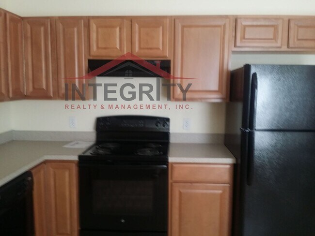 Building Photo - 2 bed/2 bath townhome in Timothy Landing