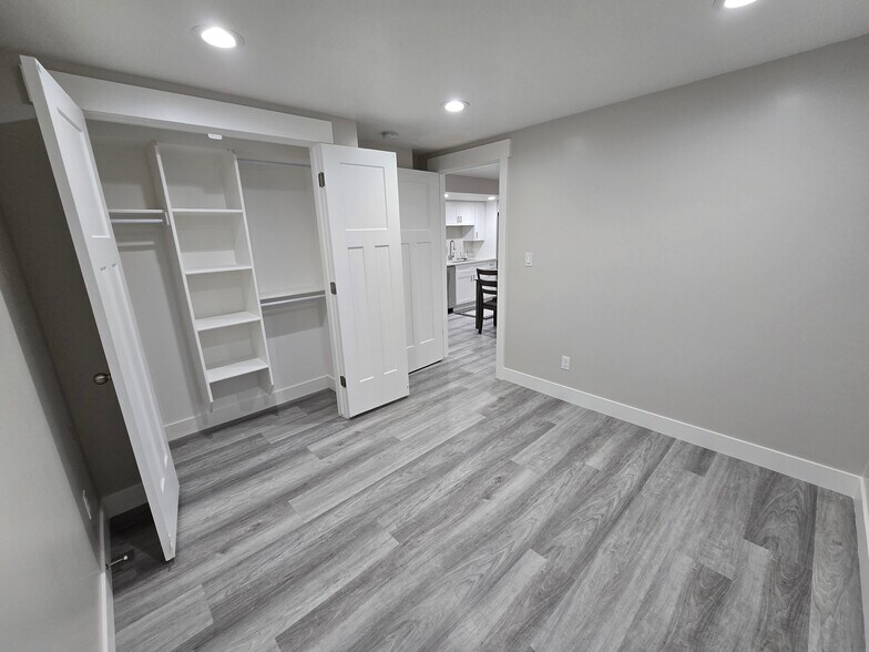 Bedroom closet - 2431 E Weeping Willow Way