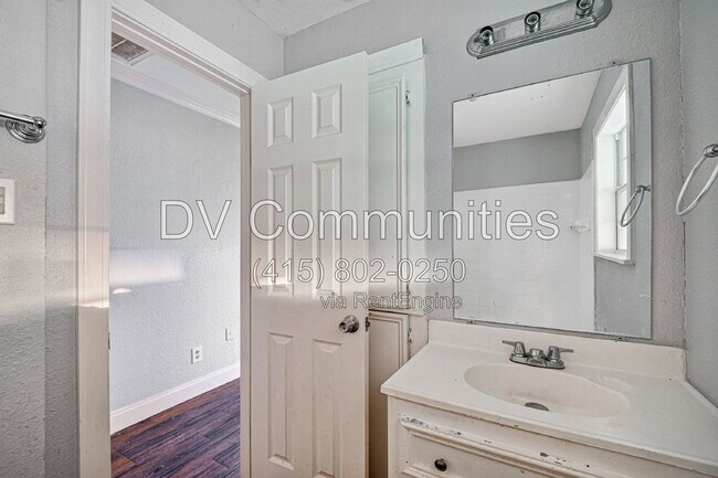 Building Photo - 3315 Bond St