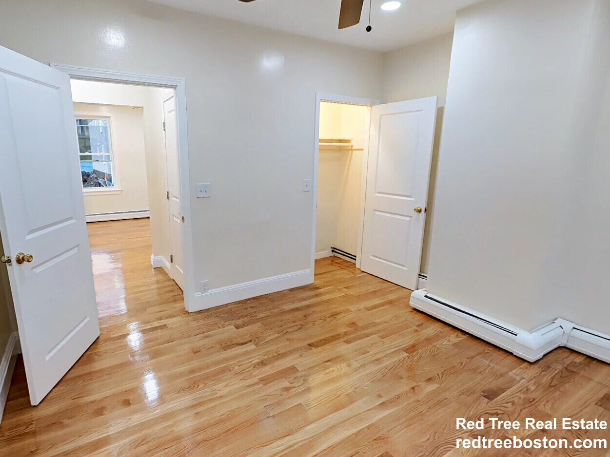 Building Photo - 47 Cameron St