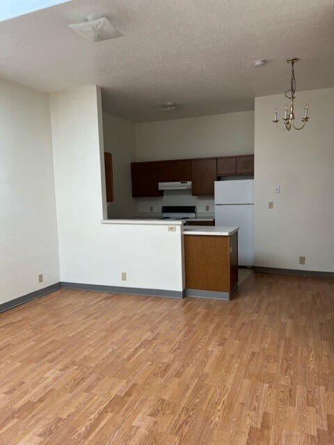 Building Photo - 306 4th St S