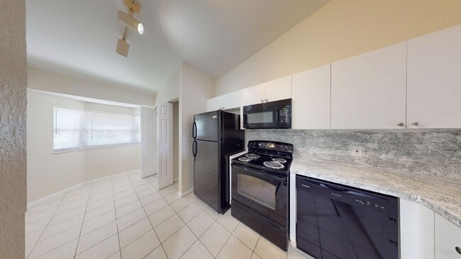 Building Photo - 2BD/2BA Condo in Briar Bay!