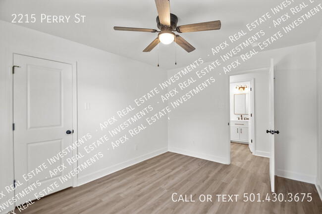 Building Photo - 2215 Perry St