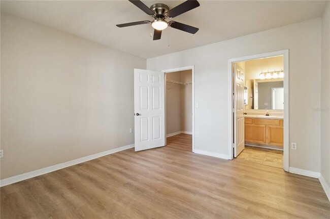 Building Photo - 1010 Villagio Cir