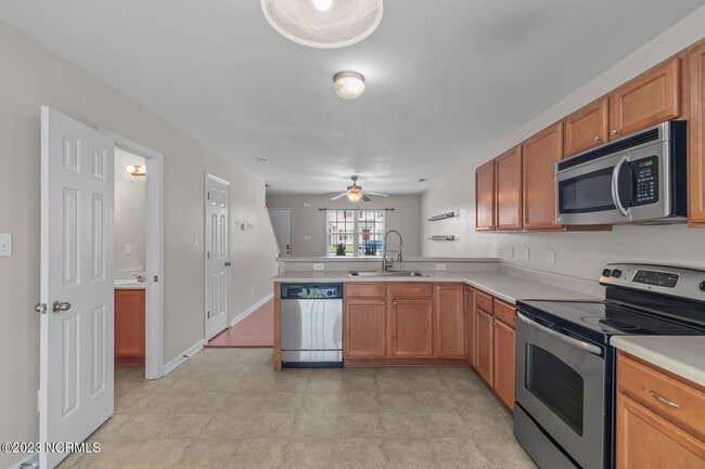 Building Photo - 9005 Banister Loop