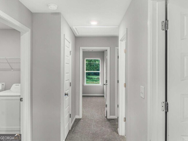 Building Photo - 2054 Maplewood Way