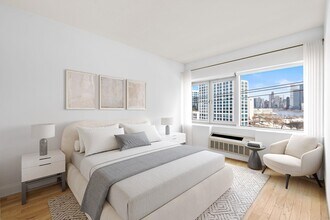 Building Photo - 1700 Park Ave