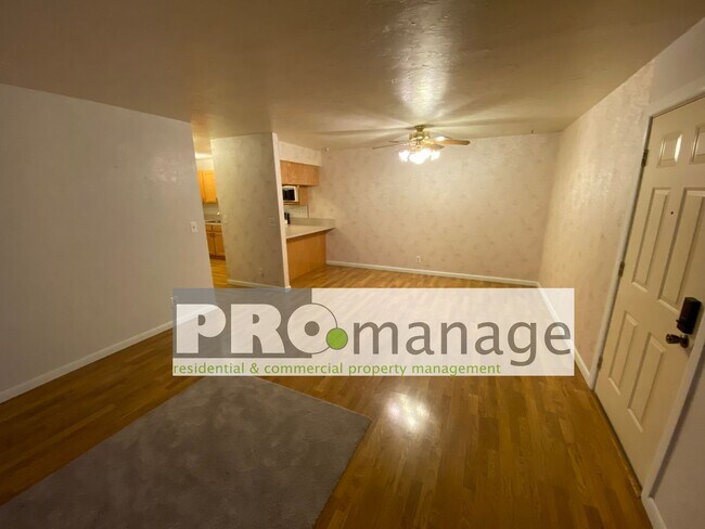 Building Photo - 3bd/2ba condo with gym and pool access