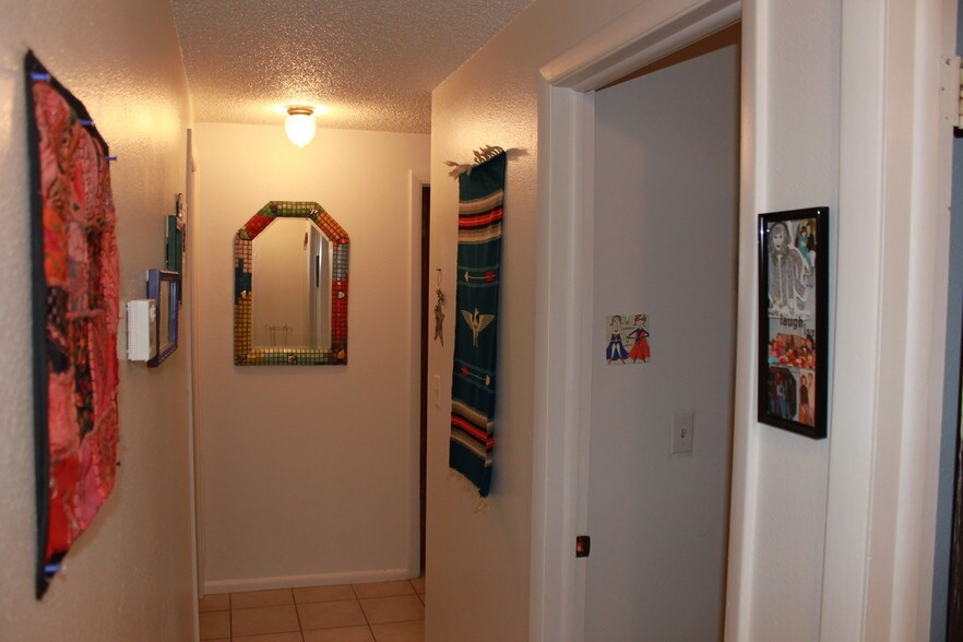 Building Photo - 296 W 1100 N