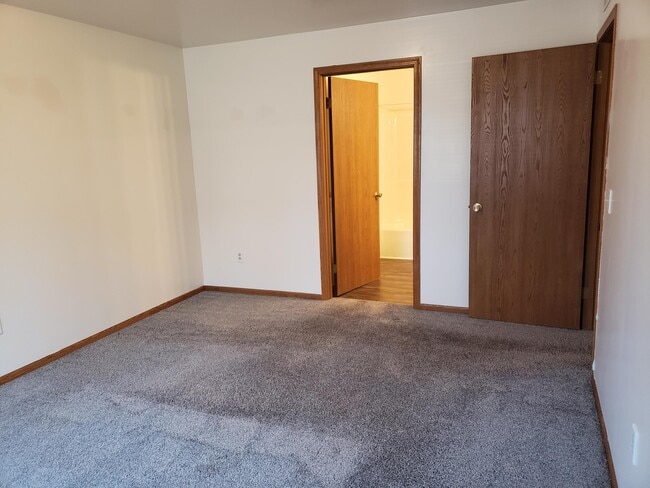Building Photo - 8300 Shields Dr