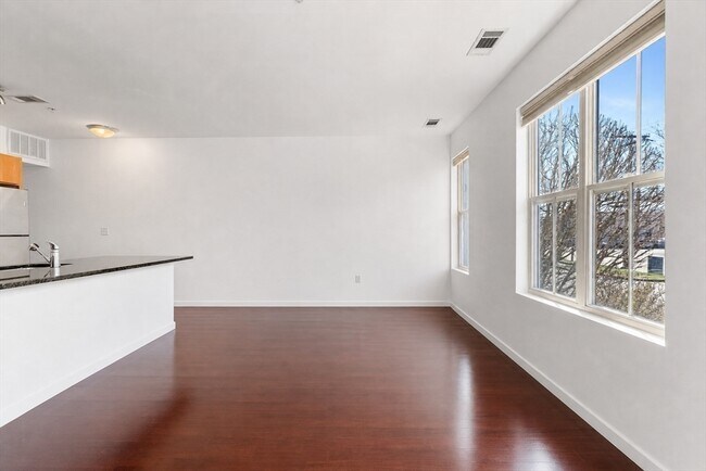 Building Photo - 4 Repton Cir