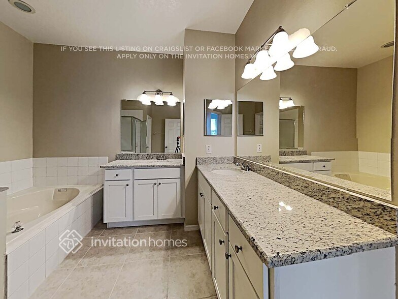 Building Photo - 13606 Hawkeye Dr