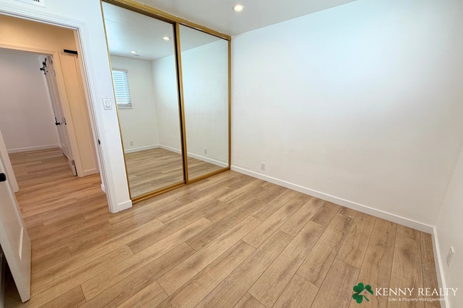 Building Photo - Recently Remodeled 3 Bedroom Corner Home i...