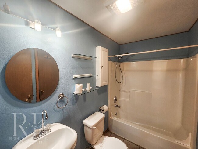 Building Photo - MILITARY DISCOUNT - $75/MO OFF!!