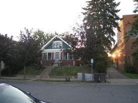 Building Photo - 617 21st Ave S