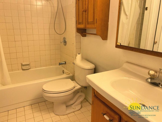 Building Photo - Renovated 2 Bedroom Home in Crestview