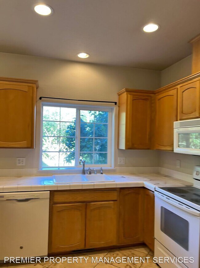 Building Photo - 3 br, 2 bath House - 2272 33rd Street