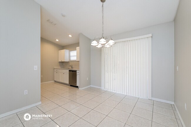 Building Photo - 649 Parakeet Ct