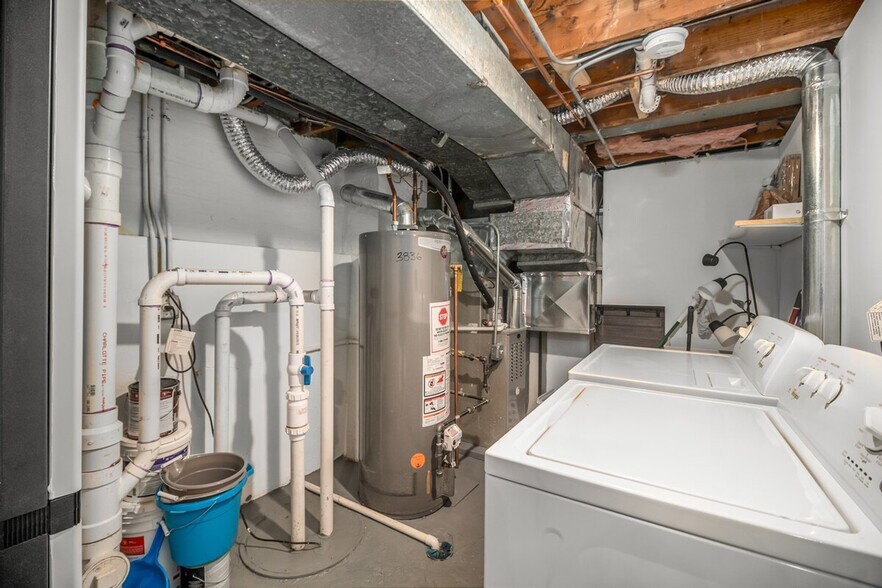 Building Photo - 3833 S 61st Ct