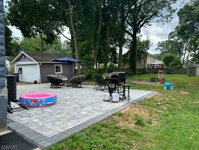 Building Photo - 89 Farragut Rd