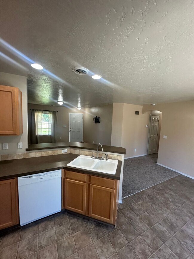 Building Photo - 3 bedroom 2 bath home in beautiful Meridian neighborhood!