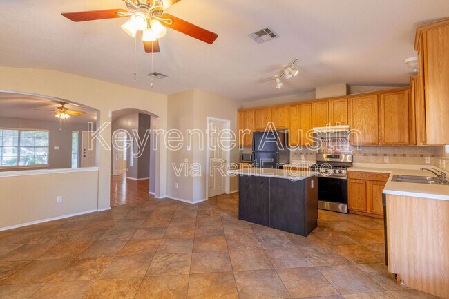 Building Photo - 2557 Vernell Way