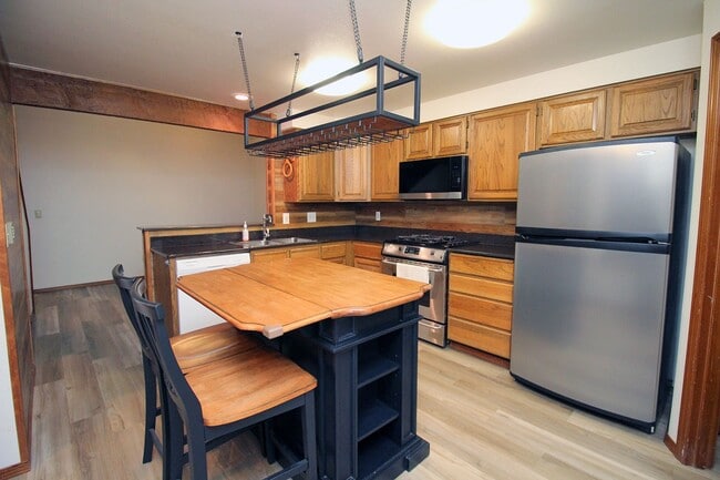 Building Photo - 13360 SW Gallop Ct