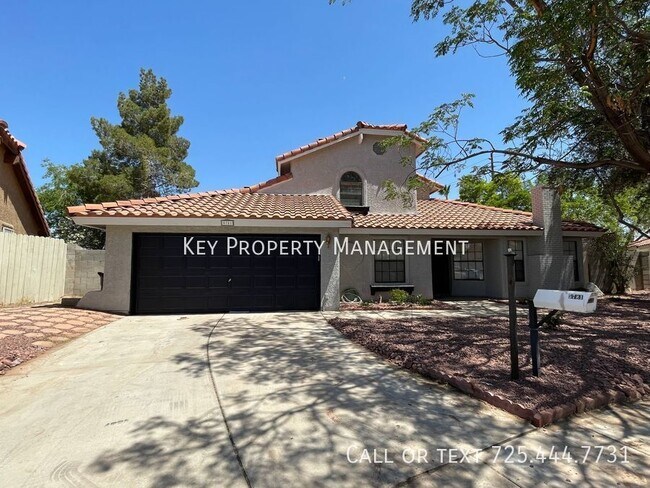 Building Photo - TWO STORY 4 BEDROOM WITH POOL NEAR SPRING ...