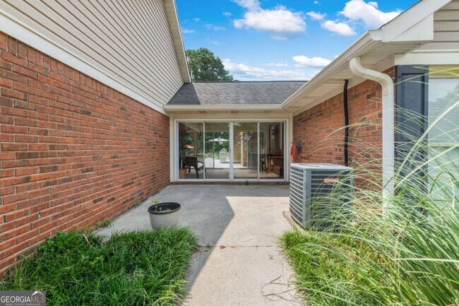 Building Photo - 1061 GA-92