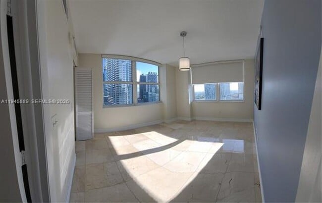 Building Photo - 31 SE 5th St