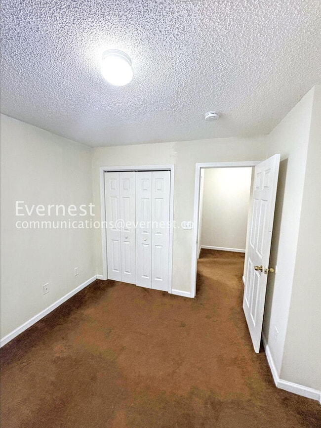 Building Photo - PROMO: Enjoy your 2nd month rent-free rent when you sign the lease today! 3 Bed, 2.5 Bath Home wi...