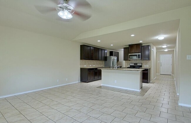 Building Photo - 10814 Arkey Ave