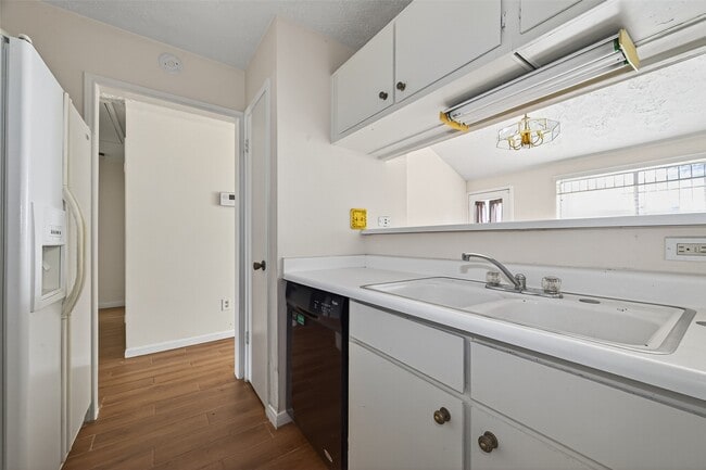 Building Photo - 10913 Bexley Dr