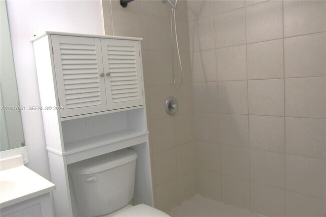 Building Photo - 1485 NE 33rd Rd