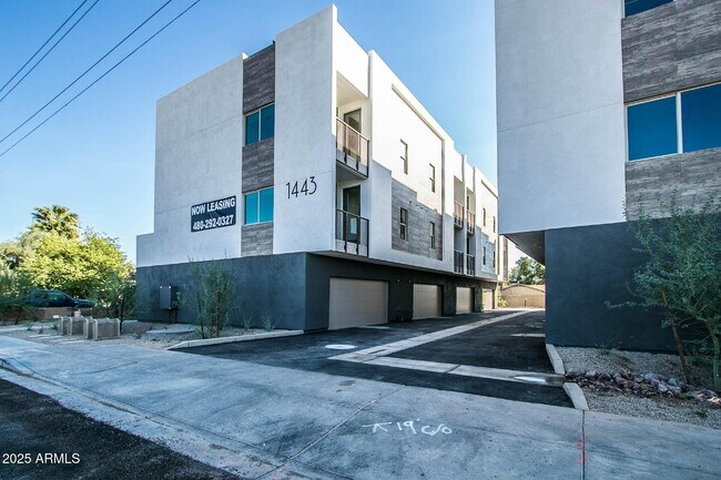 Building Photo - 1443 E Osborn Rd