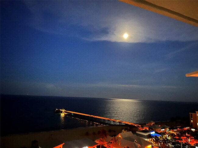 Building Photo - 333 NE 21st Ave