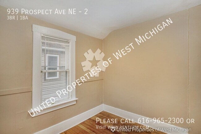 Building Photo - Available Now | 3 Bedroom, 1 Bath Upper Le...