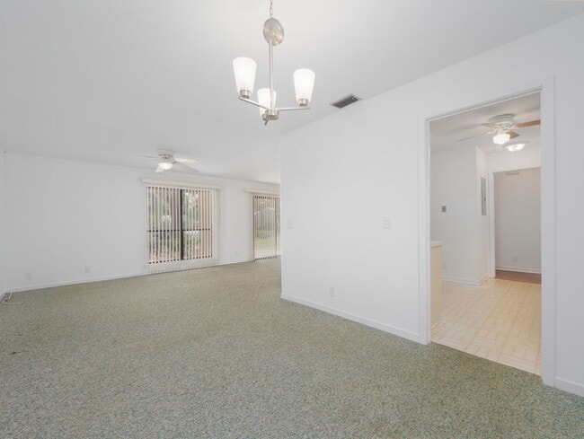 Building Photo - 731 Deer Run Villas