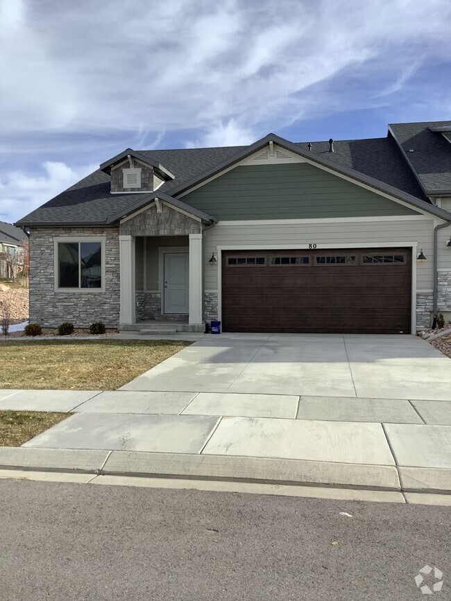 Building Photo - Beautiful Home Nestled In The Hills Of Elk...