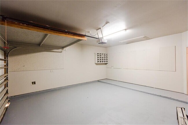 Building Photo - 314 Blossomwood Dr