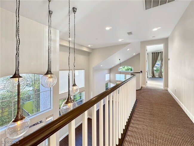 Building Photo - 1352 Fox Acres Dr