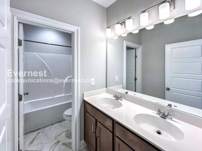 Building Photo - 1763 Stone Hedge Dr