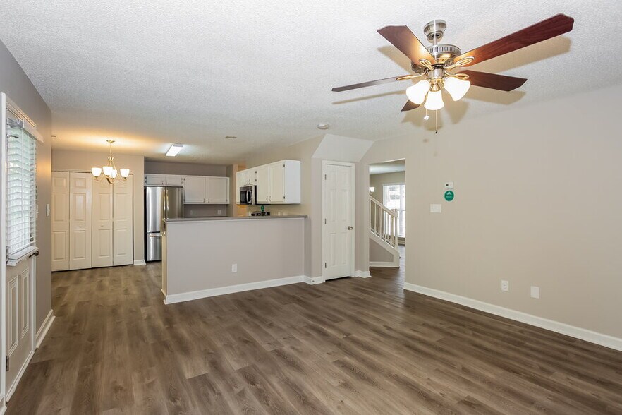 Building Photo - 5511 Chasewind Dr