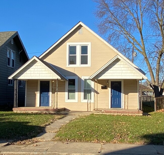 Building Photo - 1202 Hoefgen St