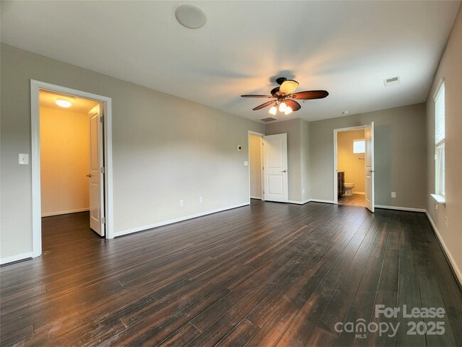 Building Photo - 1295 Farm Branch Dr SW